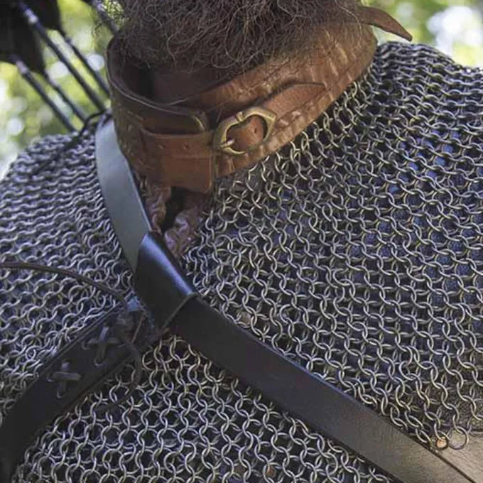 Epic Armoury Bisschopsmantel, Maliënkraag 4 Epic Armoury Bisschopsmantel, Maliënkraag - Afbeelding 2