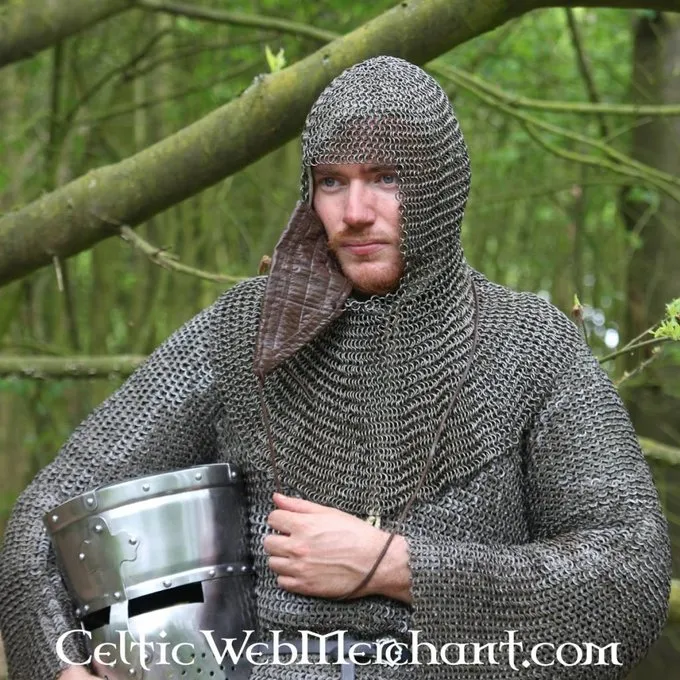 Ulfberth Maliënkap Met Driehoekig Vizier, Ronde Ringen - Ronde Klinknagels, 8 Mm 3 Ulfberth Maliënkap Met Driehoekig Vizier, Ronde Ringen - Ronde Klinknagels, 8 Mm